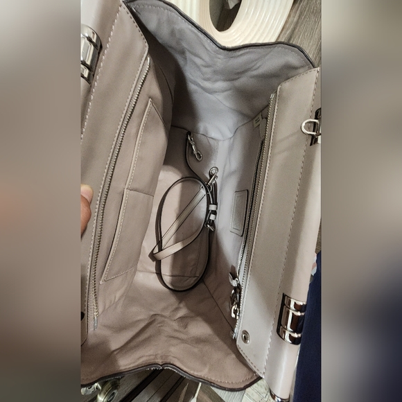 Coach Bags - Picture 5 of 9